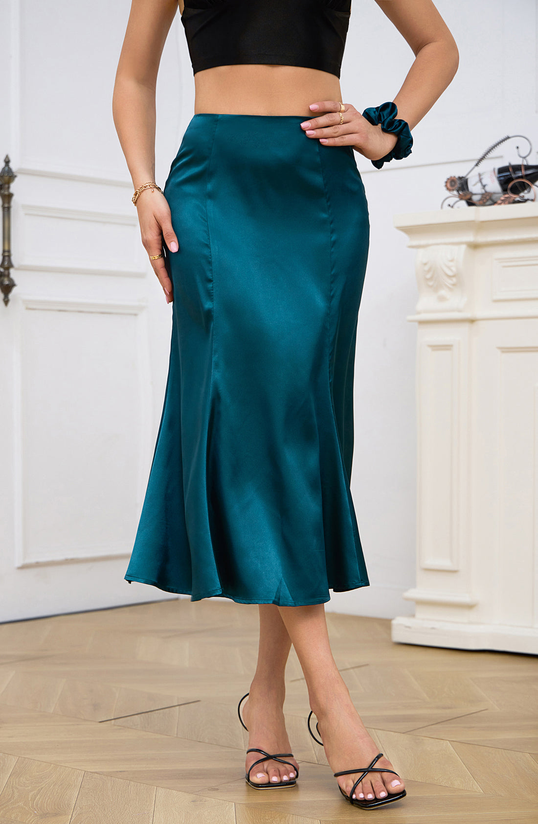 Alcea Rosea 女式缎面中长裙 A 字型高腰真丝喇叭纯色吊带裙休闲优雅黑绿色